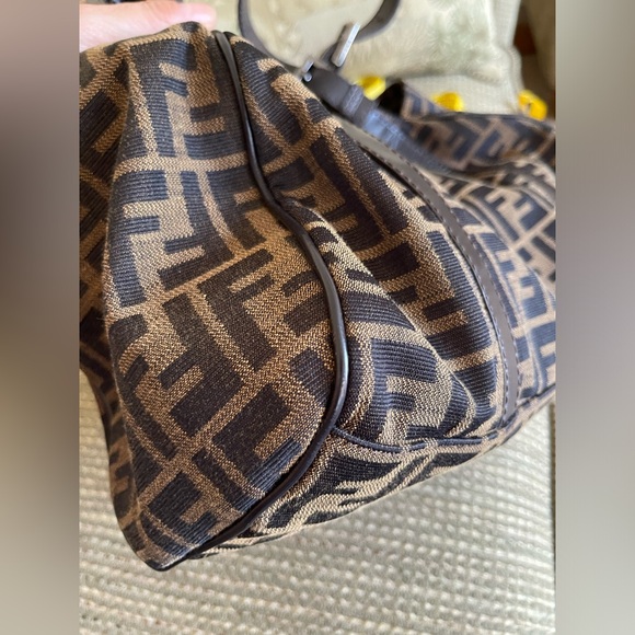Authentic FENDI ZUCCA Handbag Iconic Large FF Logo EUC - Picture 5 of 16